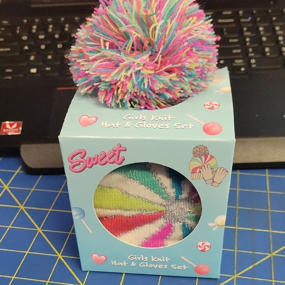 Sweet Girls Knit Hat & Gloves Set New
